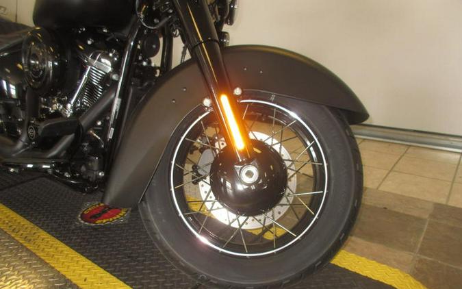 2026 Harley-Davidson® FLHD - Deadwood™