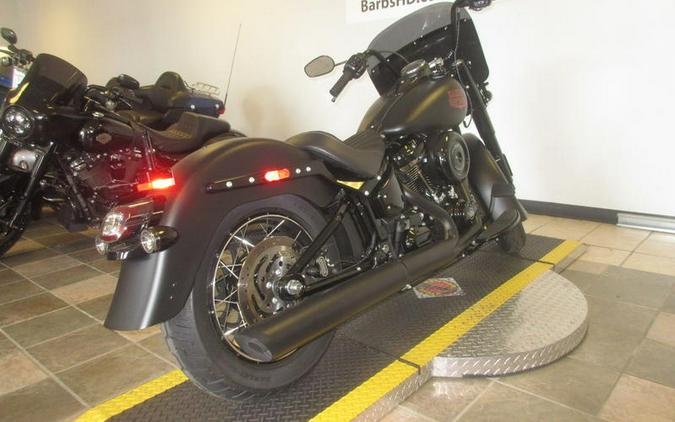 2026 Harley-Davidson® FLHD - Deadwood™