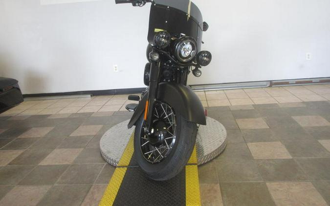 2026 Harley-Davidson® FLHD - Deadwood™