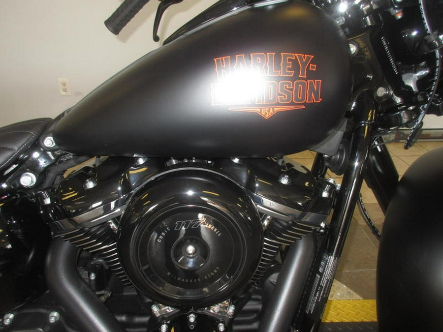 2026 Harley-Davidson® FLHD - Deadwood™