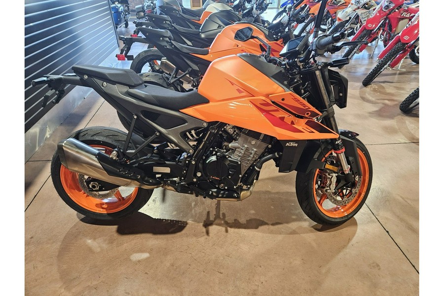 2024 KTM 990 DUKE ORANGE