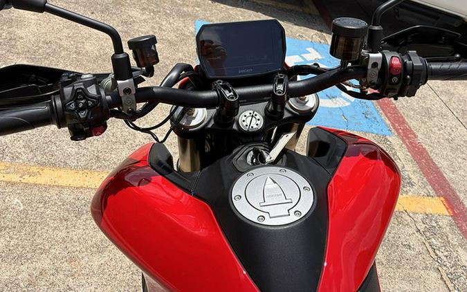 2026 Ducati Hypermotard V2