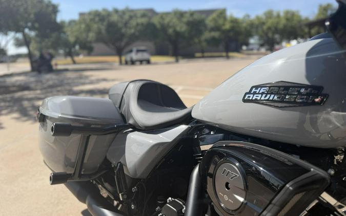 2025 Harley-Davidson® Road Glide® Billiard Gray - Black Finish