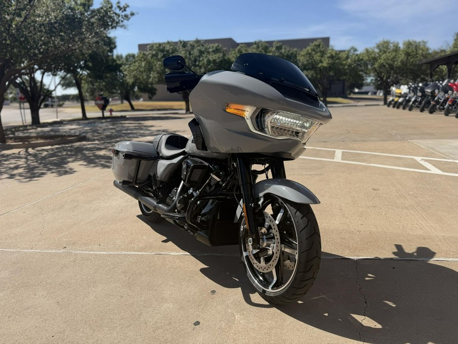 2025 Harley-Davidson® Road Glide® Billiard Gray - Black Finish