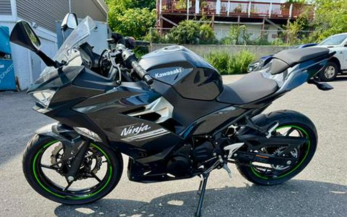 2022 Kawasaki Ninja 400 ABS