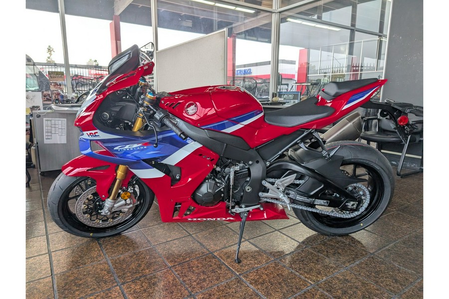 2025 Honda CBR1000RR-R Fireblade SP