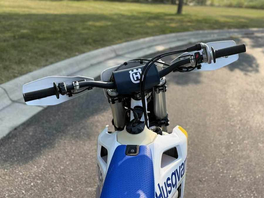 2027 Husqvarna TE 300