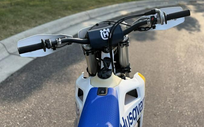 2027 Husqvarna TE 300