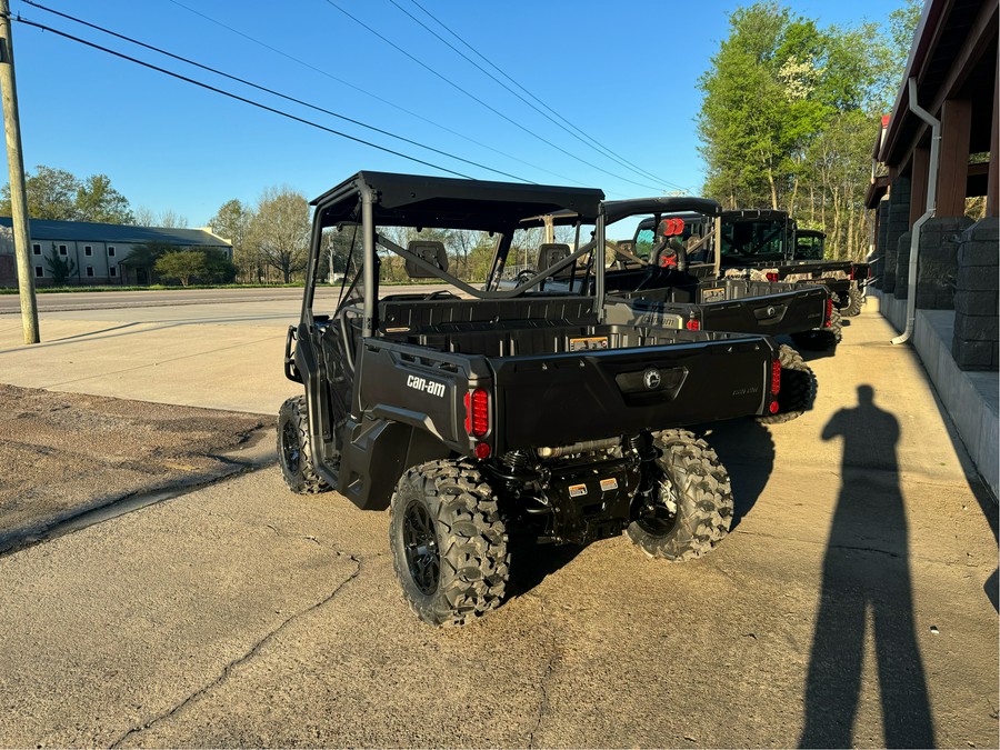 2024 Can-Am Defender DPS HD9