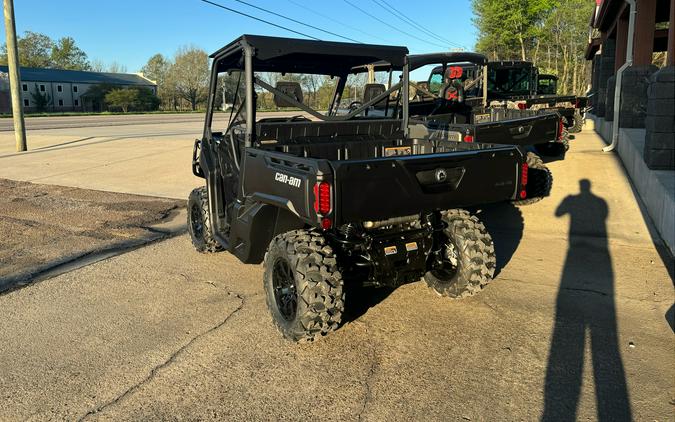 2024 Can-Am Defender DPS HD9