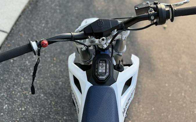 2027 Husqvarna EE 5
