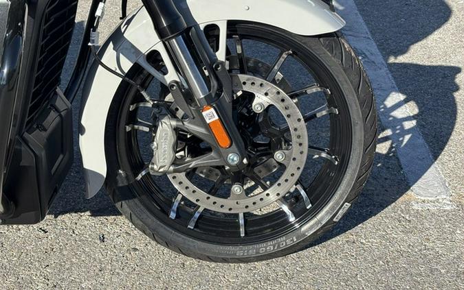 2026 Indian Chieftain PowerPlus Dark Horse 112 w/PowerBand Chalk with Black Metallic