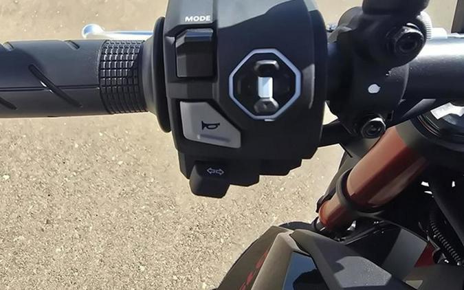 2026 Honda CB750 Hornet E-Clutch