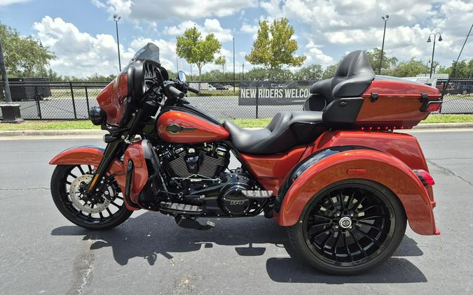 FLHTCUTG 2025 Tri Glide Ultra