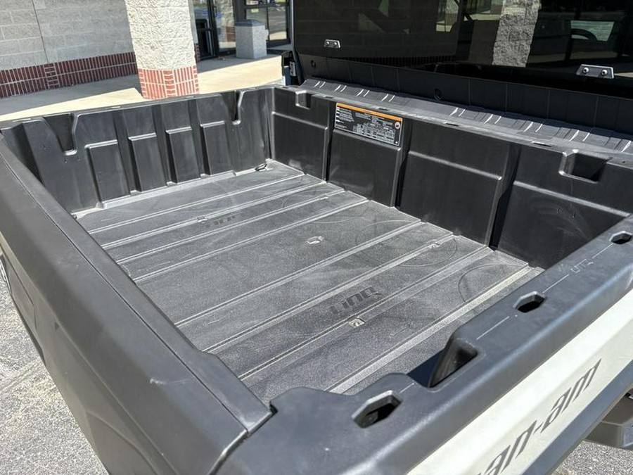 2026 Can-Am® Defender MAX Limited HD11