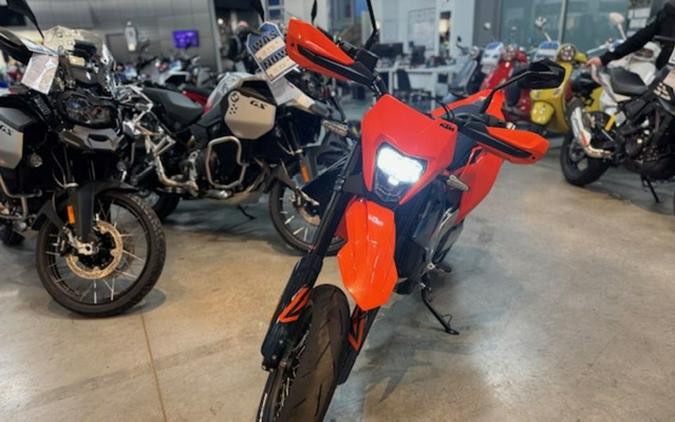 2026 KTM SMC 690 R