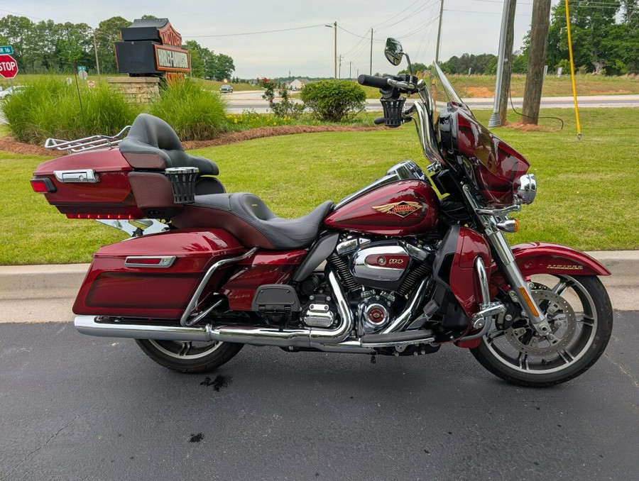 2023 Harley-Davidson® Ultra Limited Heirloom Red Fade