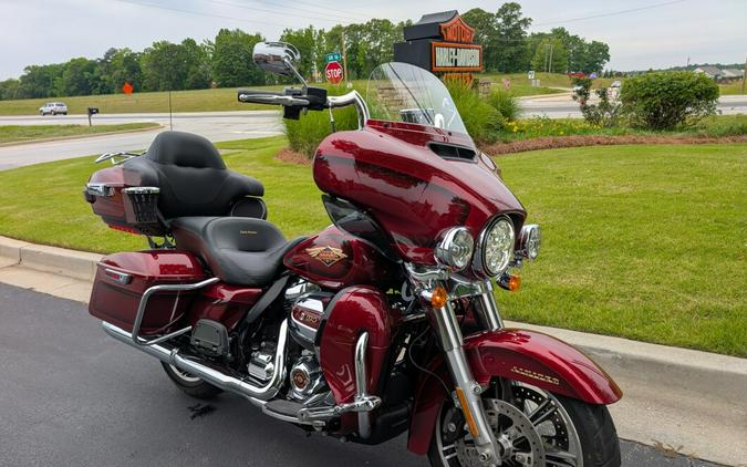 2023 Harley-Davidson® Ultra Limited Heirloom Red Fade