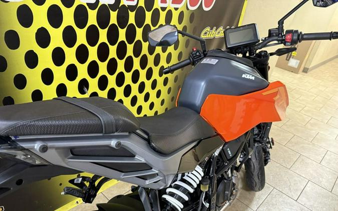 2025 KTM Duke 250