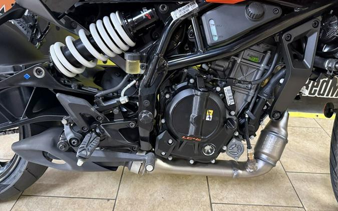 2025 KTM Duke 250