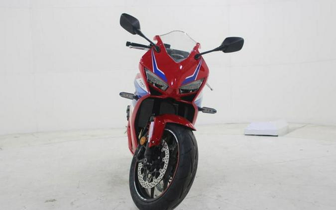 2026 Honda CBR650R E-Clutch