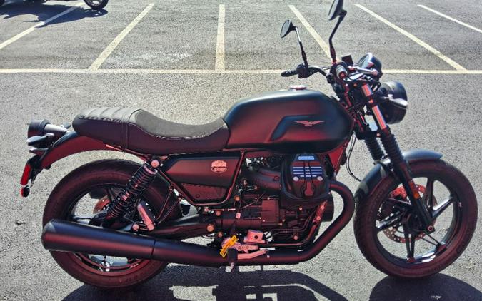 2024 Moto Guzzi V7 Stone