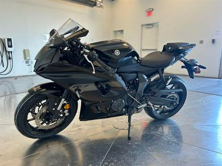 2025 Yamaha YZF-R7