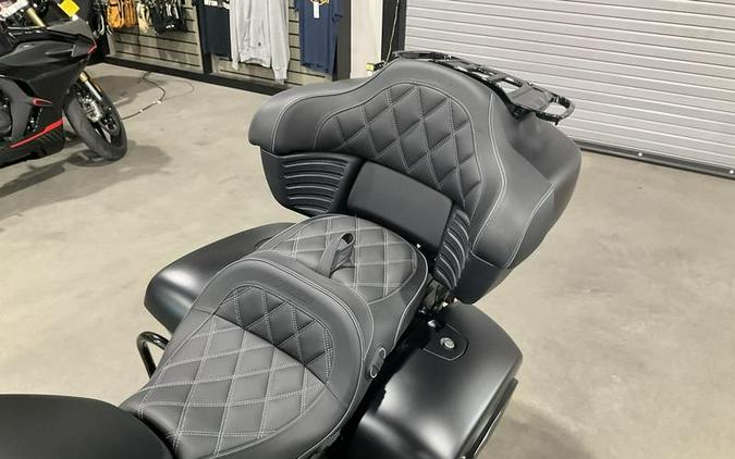 2025 Indian Motorcycle® Challenger® Limited Black Metallic