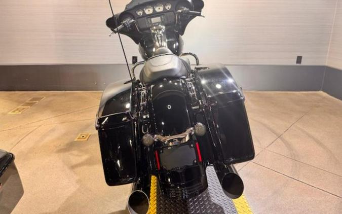 2017 Harley-Davidson® FLHX - Street Glide®