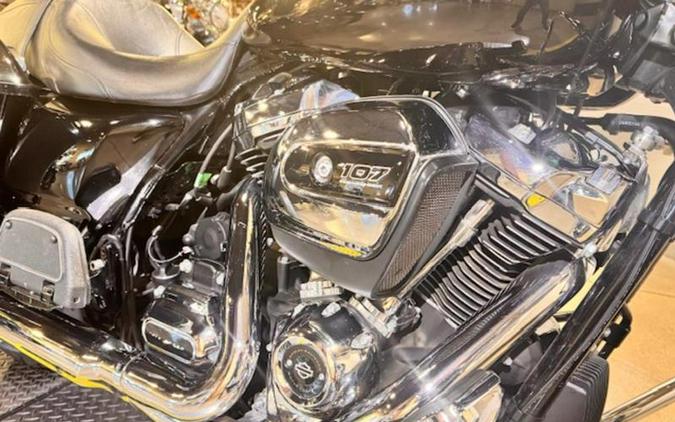 2017 Harley-Davidson® FLHX - Street Glide®