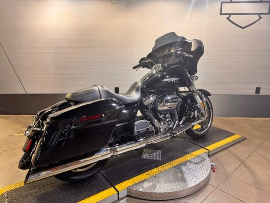 2017 Harley-Davidson® FLHX - Street Glide®