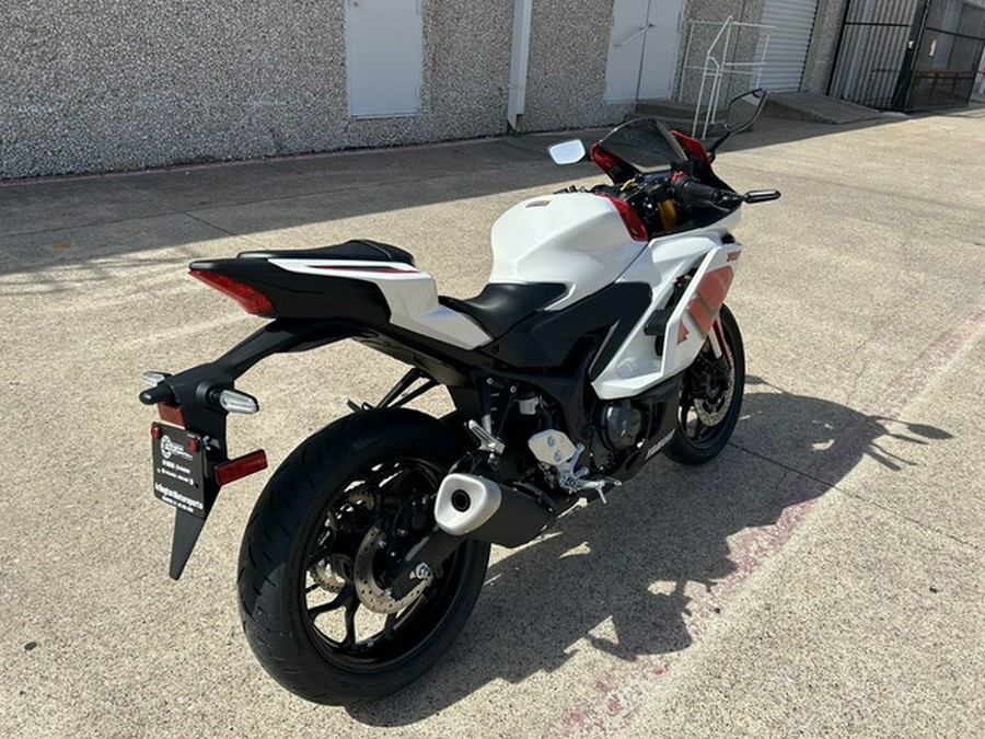 2026 Yamaha YZF R3 70Th Anniversary Edition