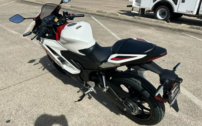 2026 Yamaha YZF R3 70Th Anniversary Edition