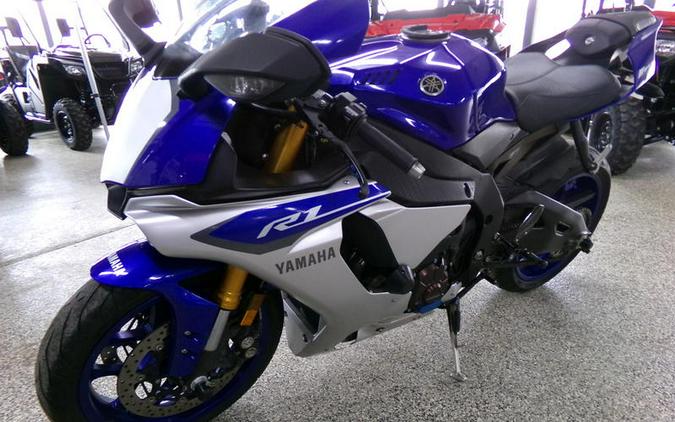 2015 Yamaha YZF-R1
