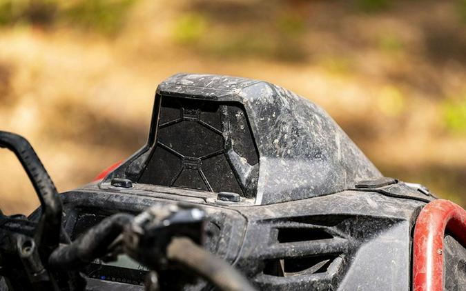 2025 Can-Am Outlander X mr 1000R Granite Grey & Legion Red 1000R