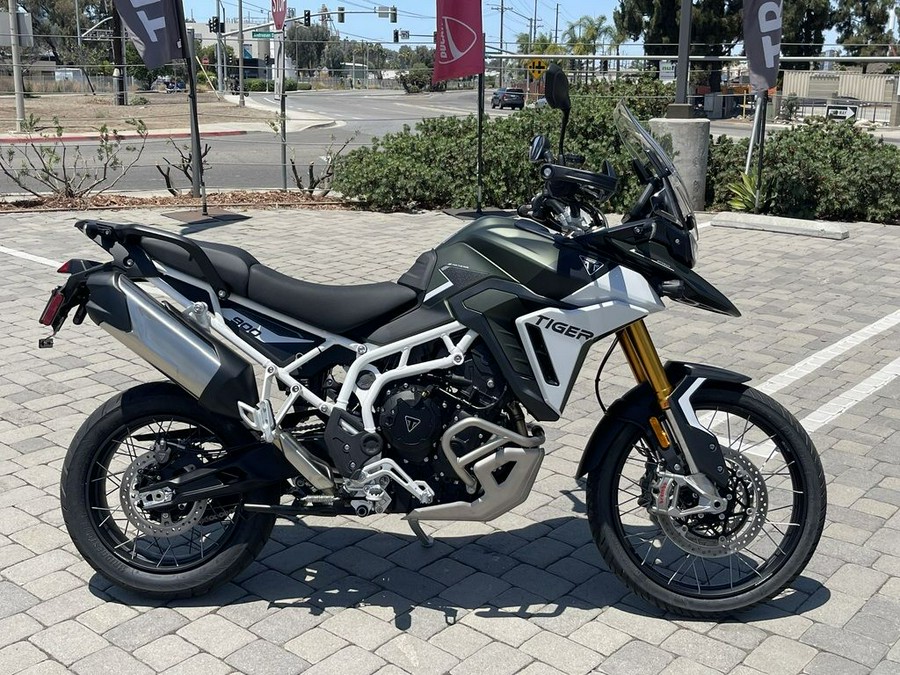 2024 Triumph Tiger 900 Rally Pro Matt Khaki Green / Matt Phantom Black