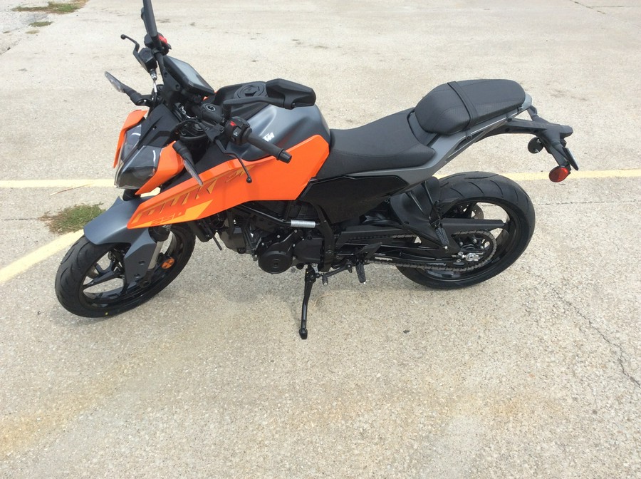 2024 KTM Duke 250