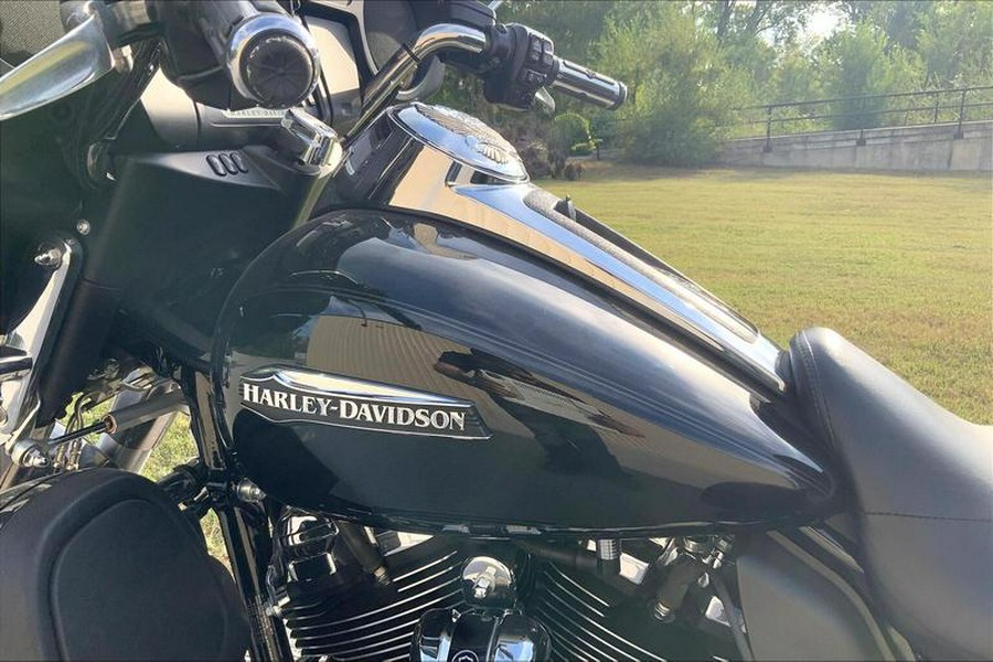 2018 Harley-Davidson® FLHTCUTG - Tri Glide® Ultra