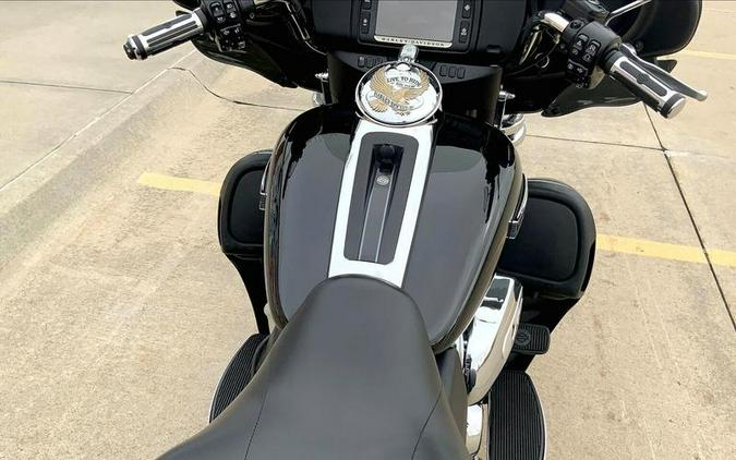 2018 Harley-Davidson® FLHTCUTG - Tri Glide® Ultra