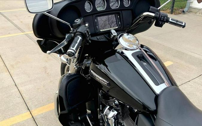 2018 Harley-Davidson® FLHTCUTG - Tri Glide® Ultra