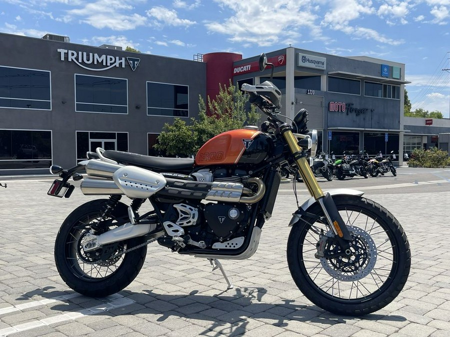 2024 Triumph Scrambler 1200 XE Baja Orange / Phantom Black