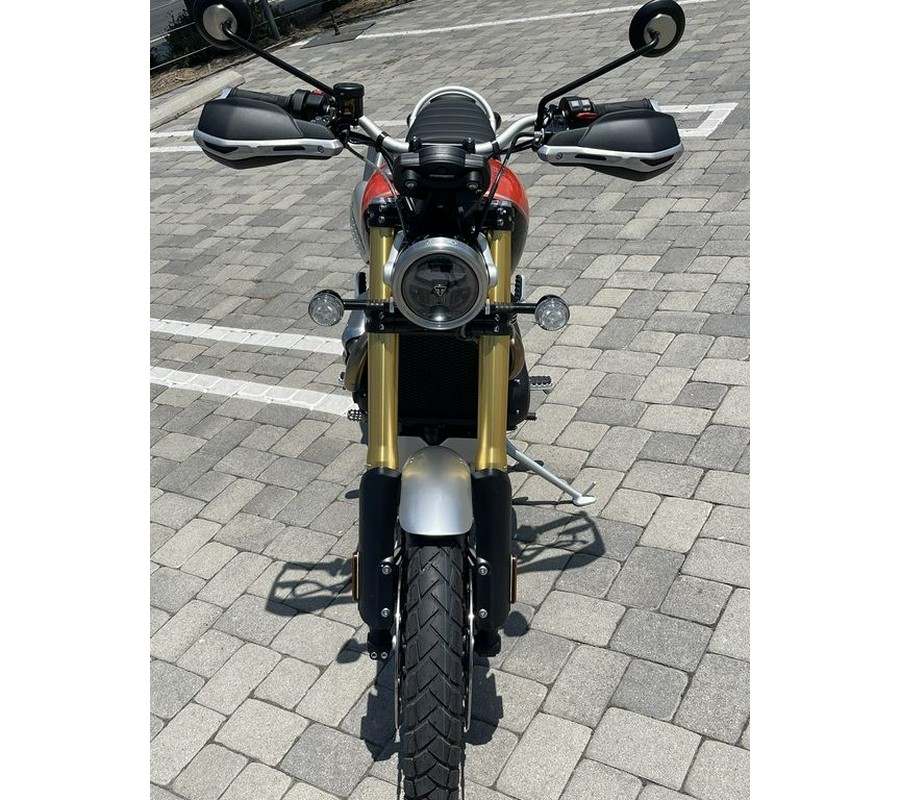 2024 Triumph Scrambler 1200 XE Baja Orange / Phantom Black