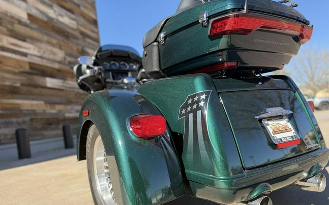 2021 Harley-Davidson® Tri Glide® Ultra Snake Venom