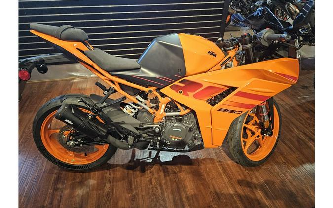 2024 KTM RC 390 ORANGE