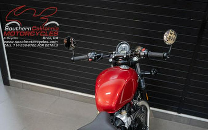 2024 Triumph Bonneville Bobber Red Hopper