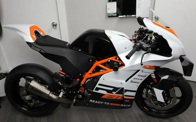 2024 KTM RC 8C