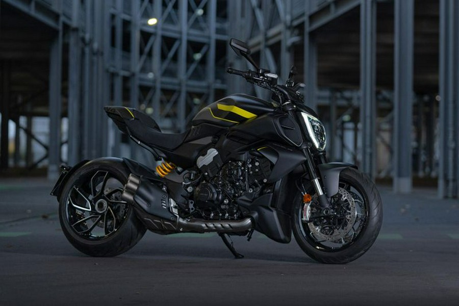 New 2026 Ducati DIAVEL V4