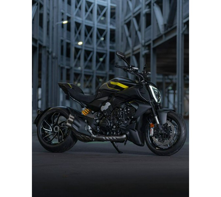 New 2026 Ducati DIAVEL V4
