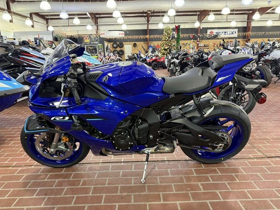 2026 YAMAHA YZF-R1