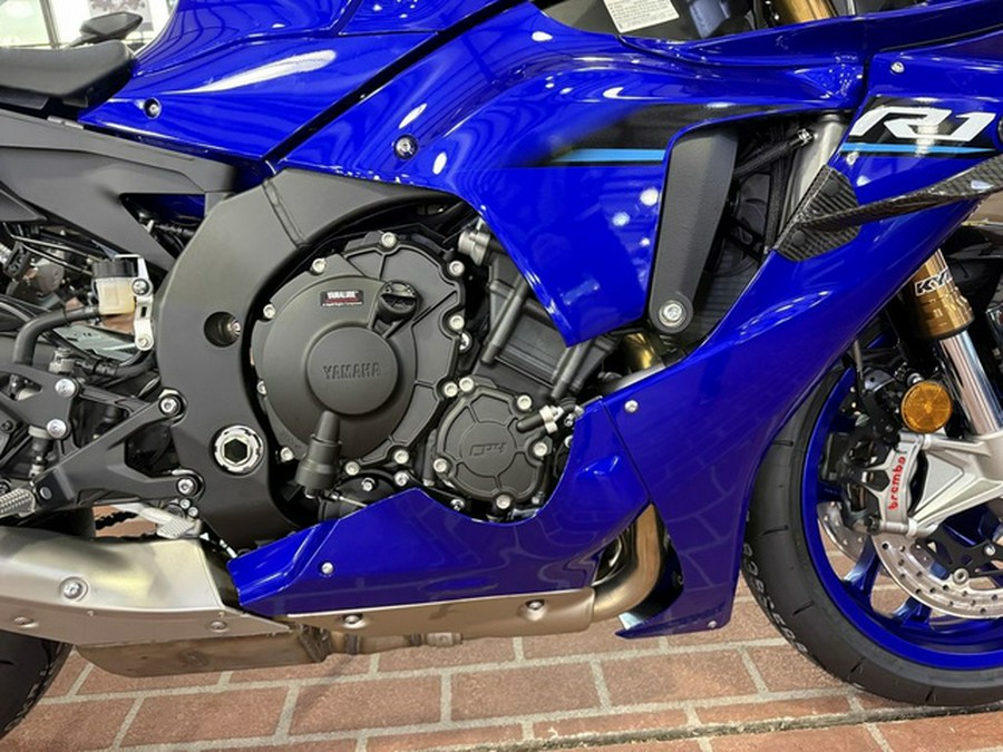 2026 YAMAHA YZF-R1
